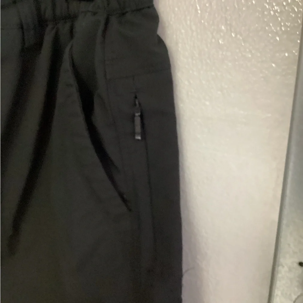 Two pair of men’s 32 shorts - Picture 3 of 5